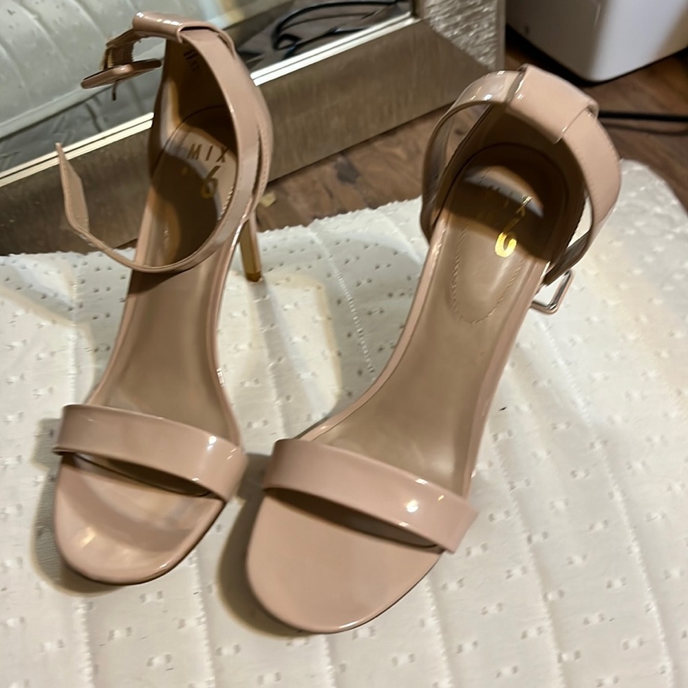 Heels with Buckle